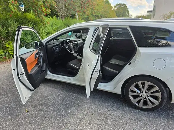 Toyota Auris 2017 photo 5