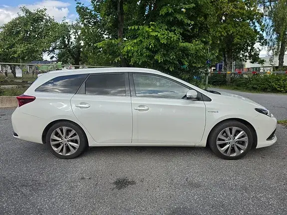 Toyota Auris 2017 photo 4