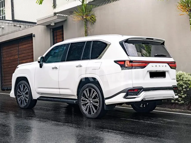 Lexus Lx500D 2024 photo 3