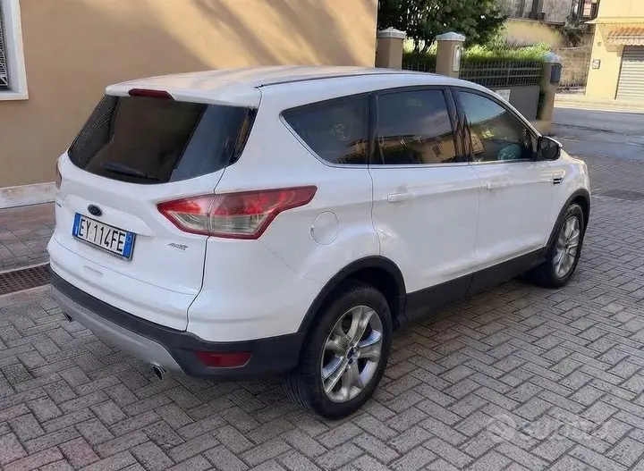 Ford Kuga 2015 photo 2