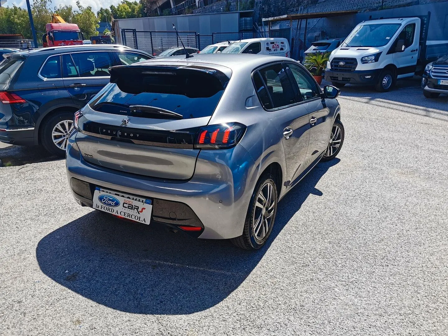 Peugeot 208 2023 photo 3