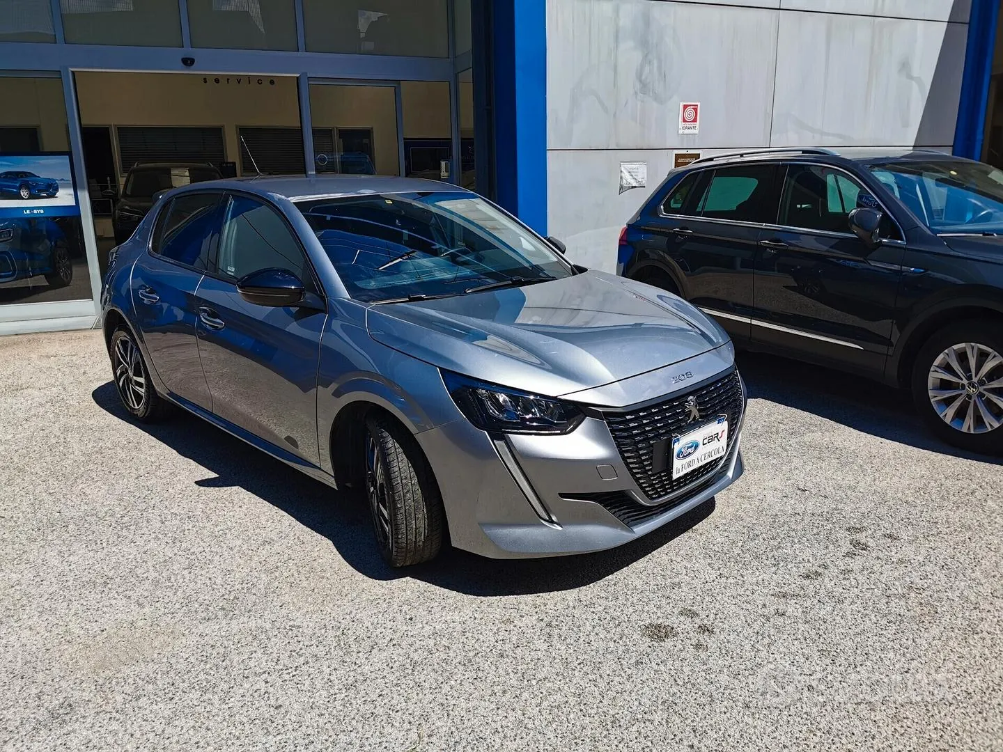 Peugeot 208 2023 photo 2