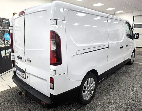 Nissan Nv300 2017 photo 3