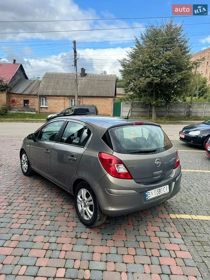 Opel Corsa 2011 photo 4
