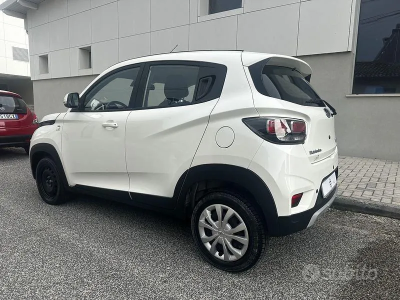 Mahindra Kuv100 Nxt 2023 photo 4
