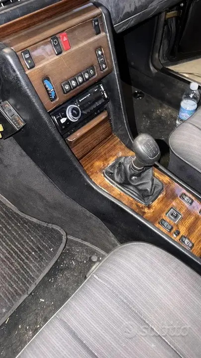 Mercedes-Benz W124 1987 photo 3