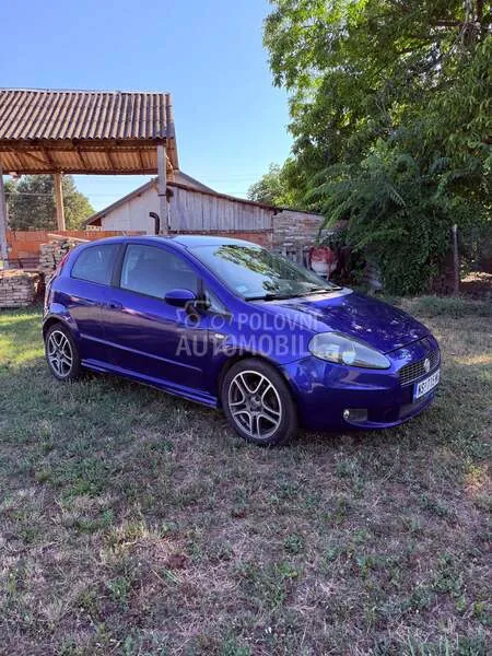 Fiat Grande Punto 2009 photo 3