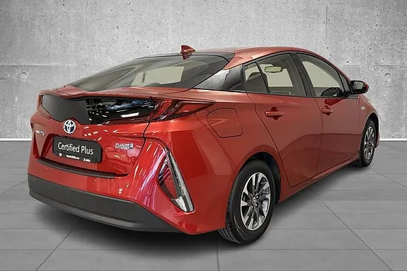 Toyota Prius Plug-In Hybrid 2022 photo 5