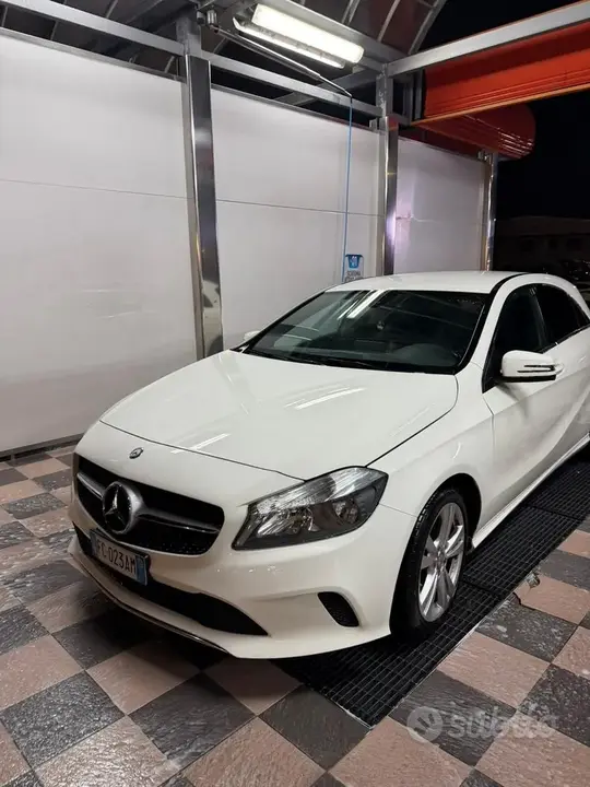 Mercedes-Benz 180D 2016 photo 5