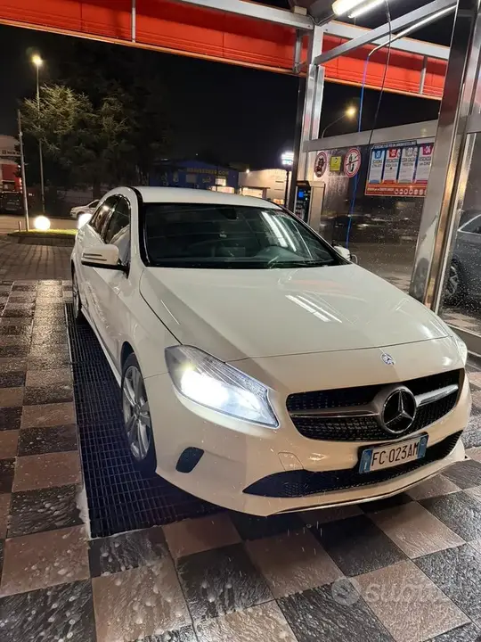 Mercedes-Benz 180D