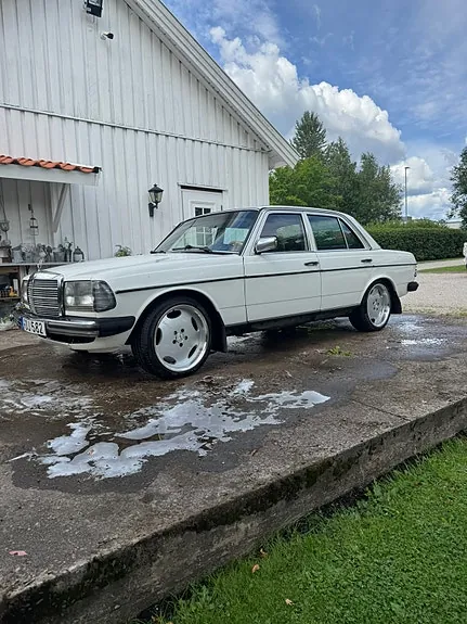 Mercedes-Benz 300 D