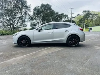 Mazda Axela 2018 photo 5