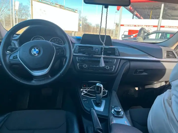 BMW 320I
