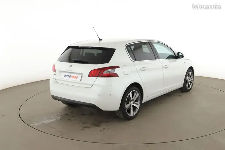Peugeot 308 2019 photo 3