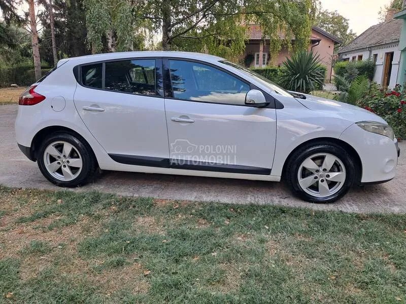 Renault Megane 2010 photo 4