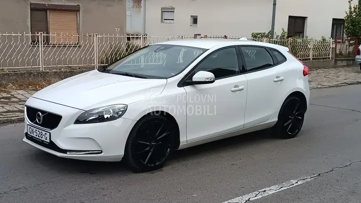Volvo V40 2017 photo 2