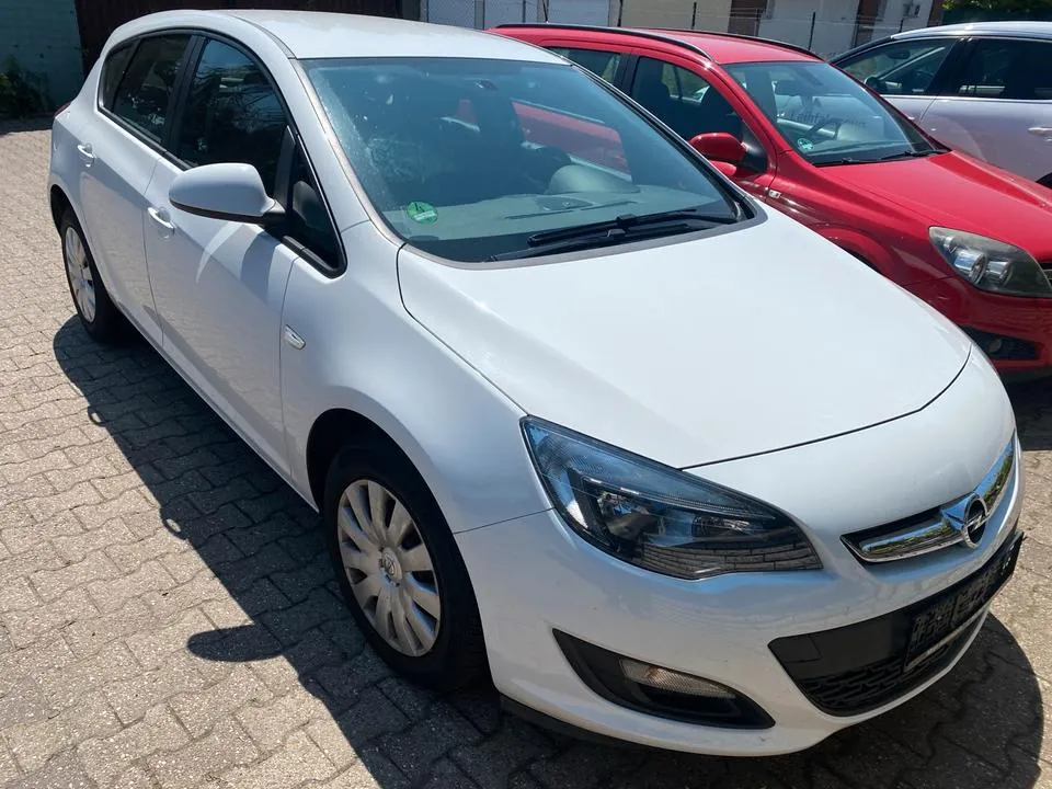 Opel Astra J