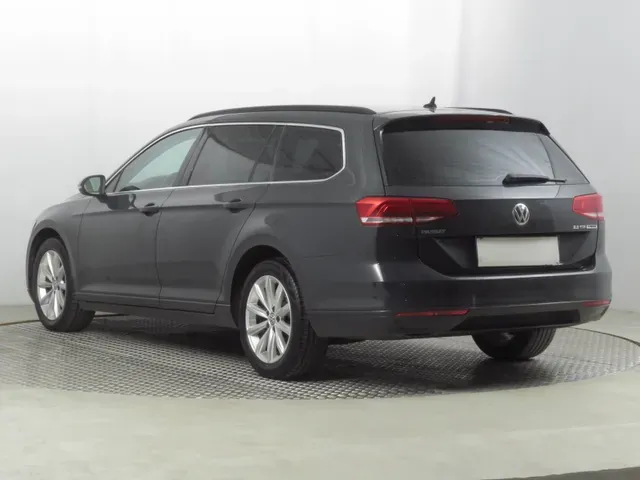 Volkswagen Passat Variant 2017 photo 3