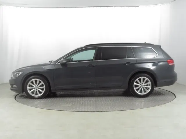 Volkswagen Passat Variant 2017 photo 2