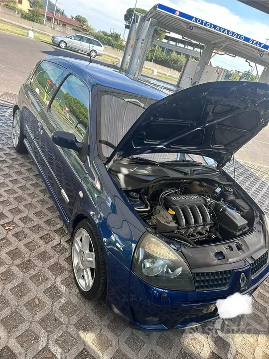 Renault Clio 2004 photo 4