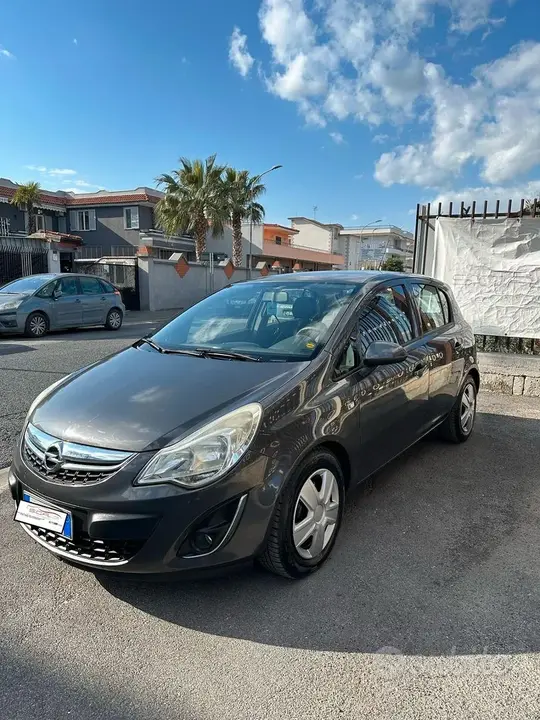 Opel Corsa 2012 photo 2