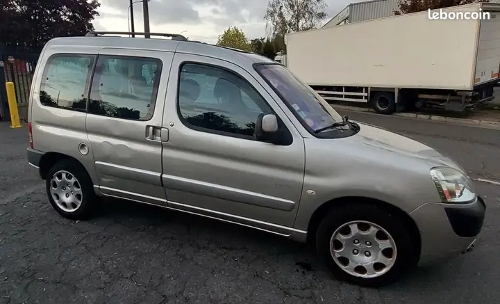 Peugeot Partner 2005 photo 2