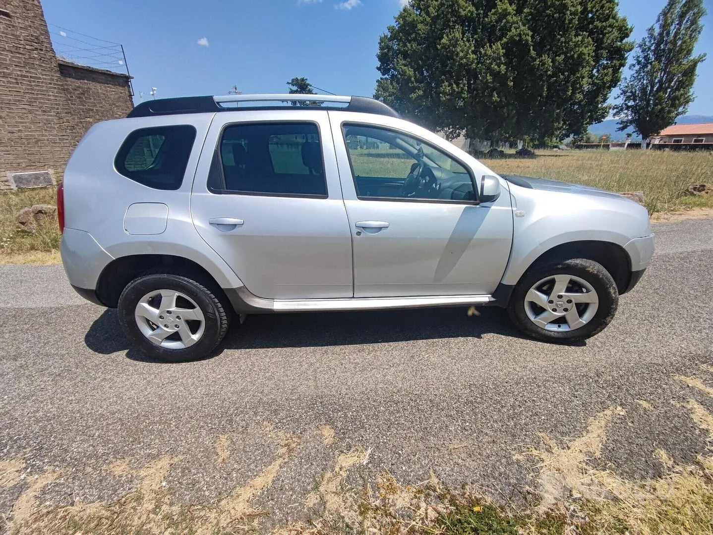 Dacia Duster 2011 photo 4