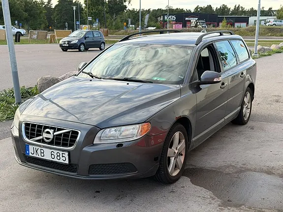 Volvo V70 2011 photo 2