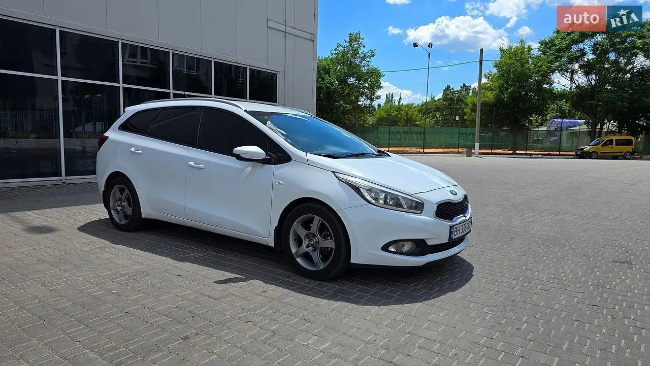 Kia Ceed 2013 photo 2