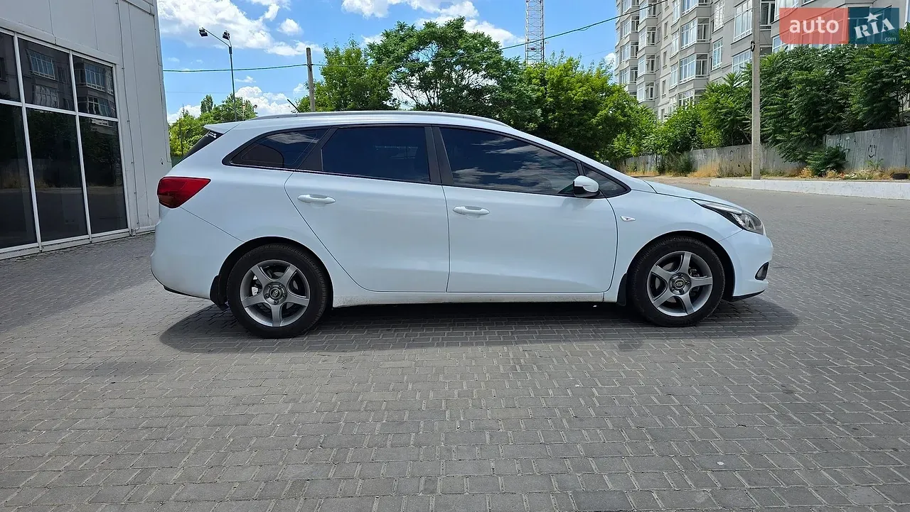 Kia Ceed 2013 photo 3