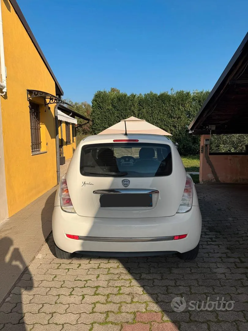 Lancia Ypsilon 2011 photo 3