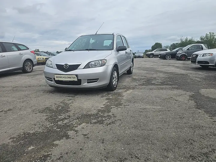 Mazda Mazda2 2005 photo 2