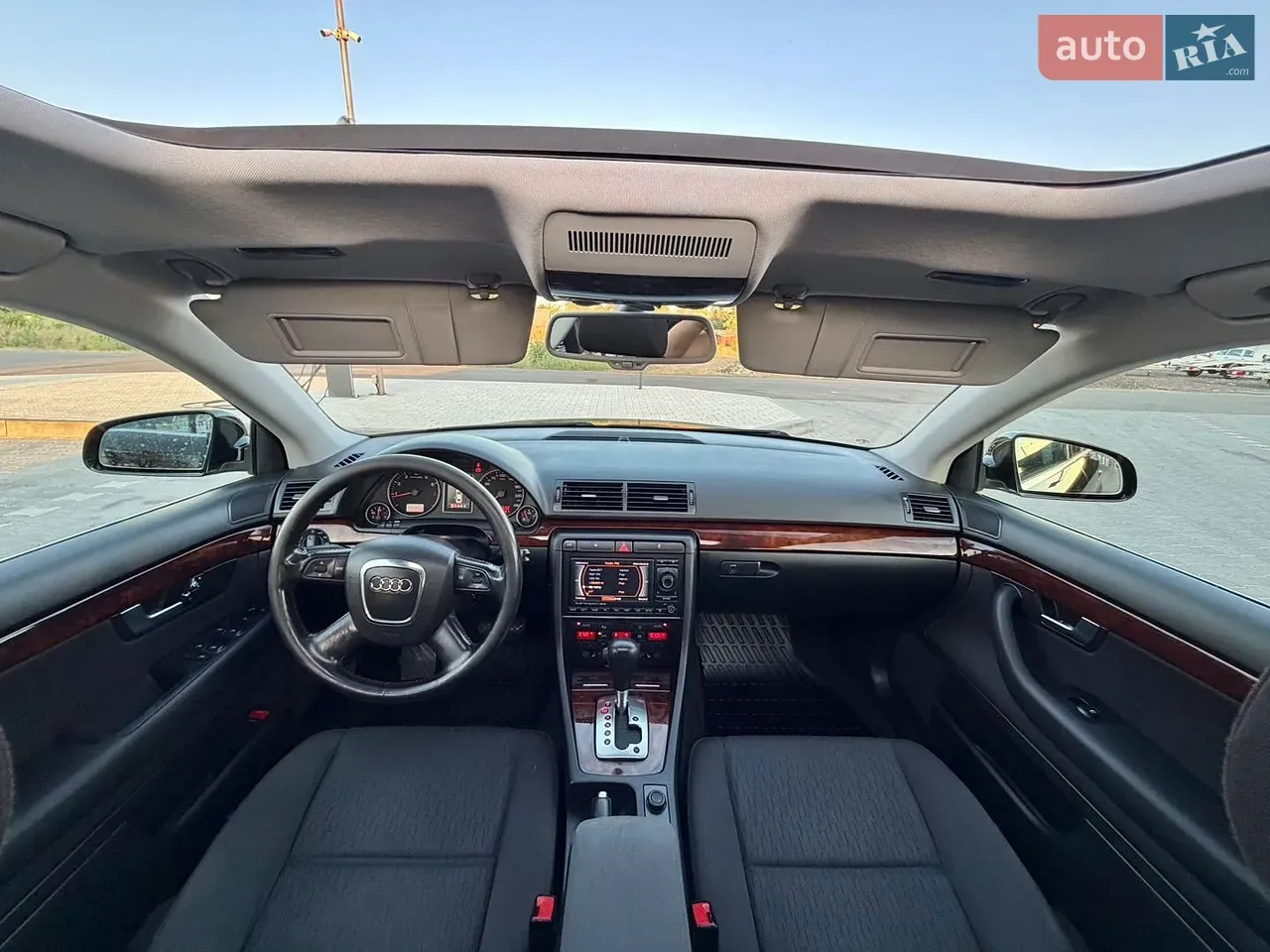 Audi A4 2005 photo 2