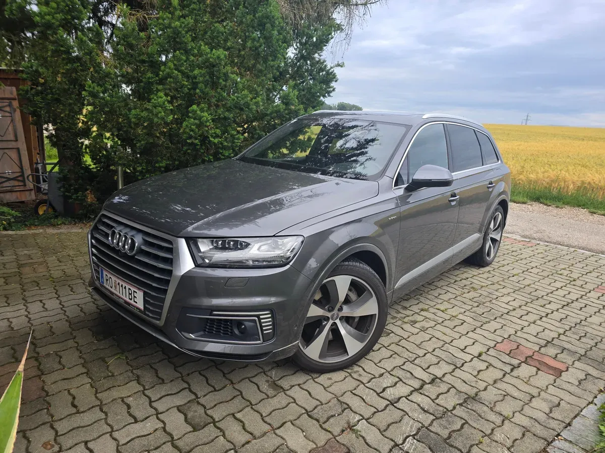 Audi Q7 2018 photo 2