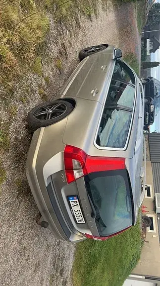 Volvo V70 2012 photo 2