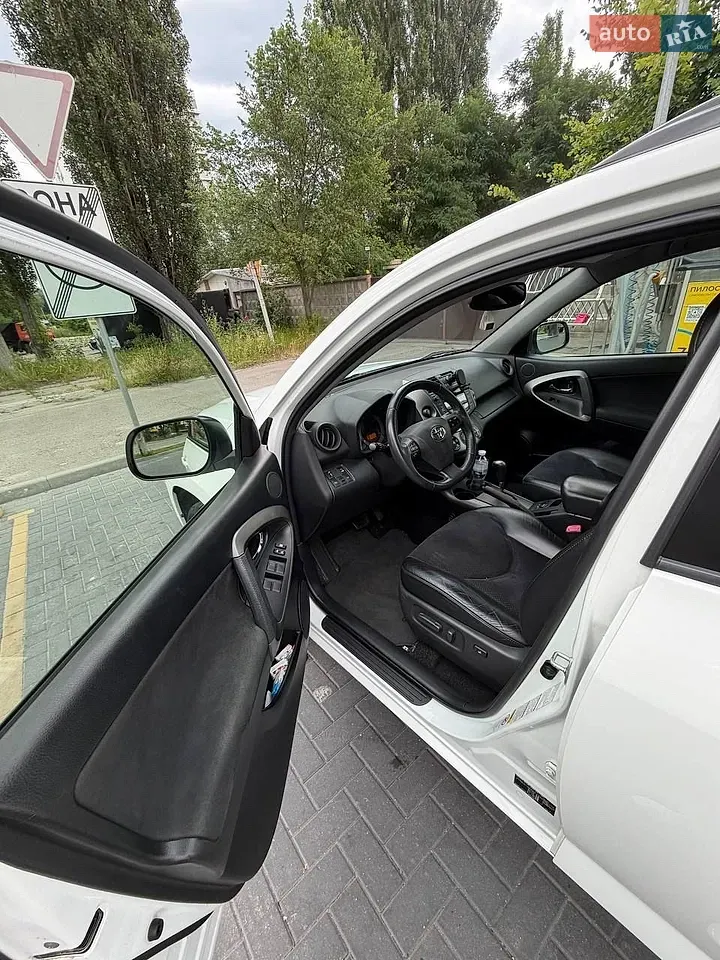 Toyota Rav4 2010 photo 5