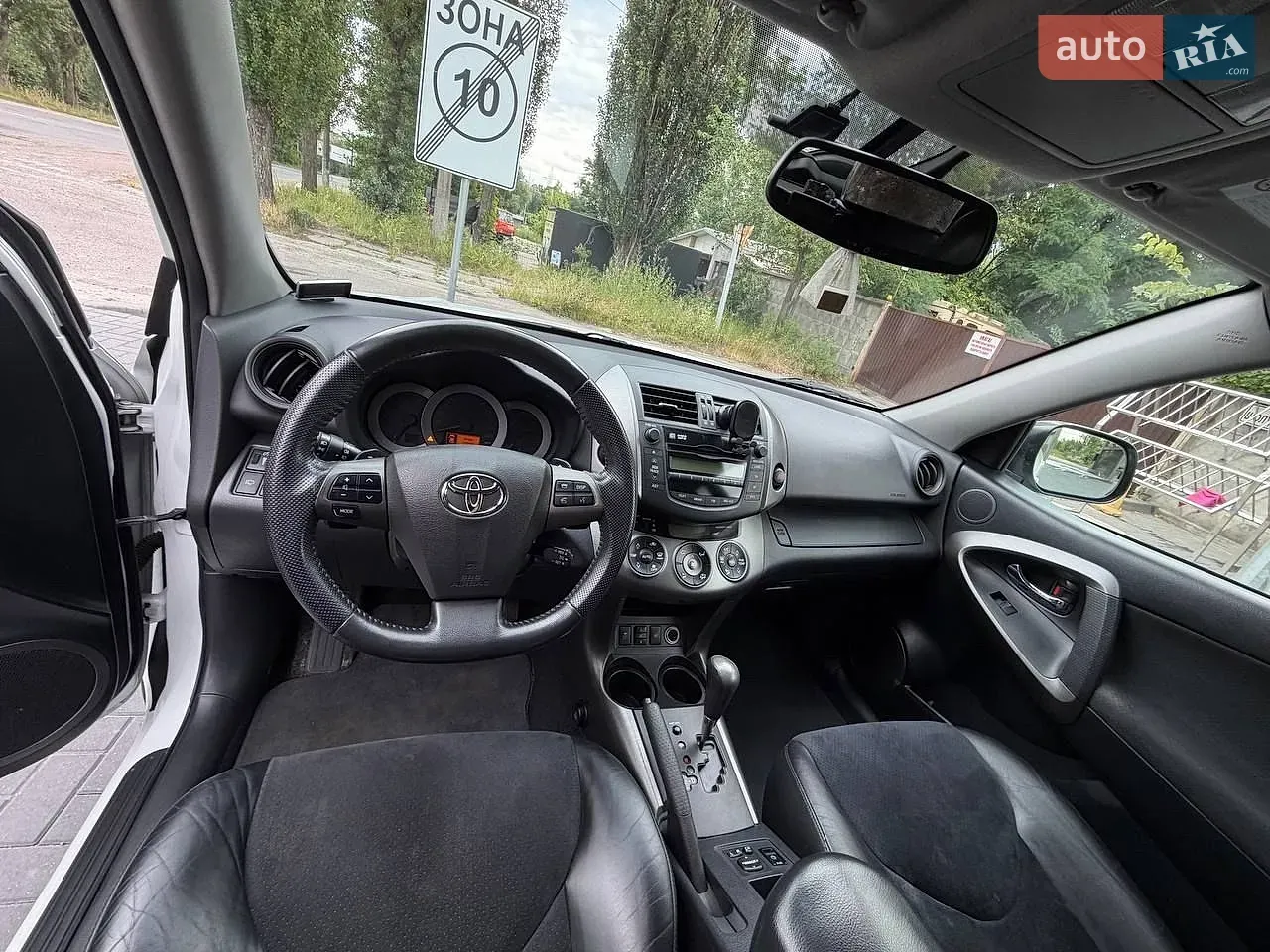 Toyota Rav4 2010 photo 4