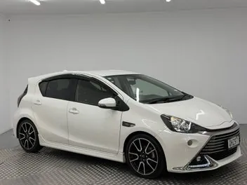 Toyota Aqua 2015 photo 2