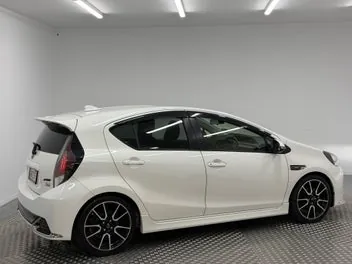 Toyota Aqua 2015 photo 4