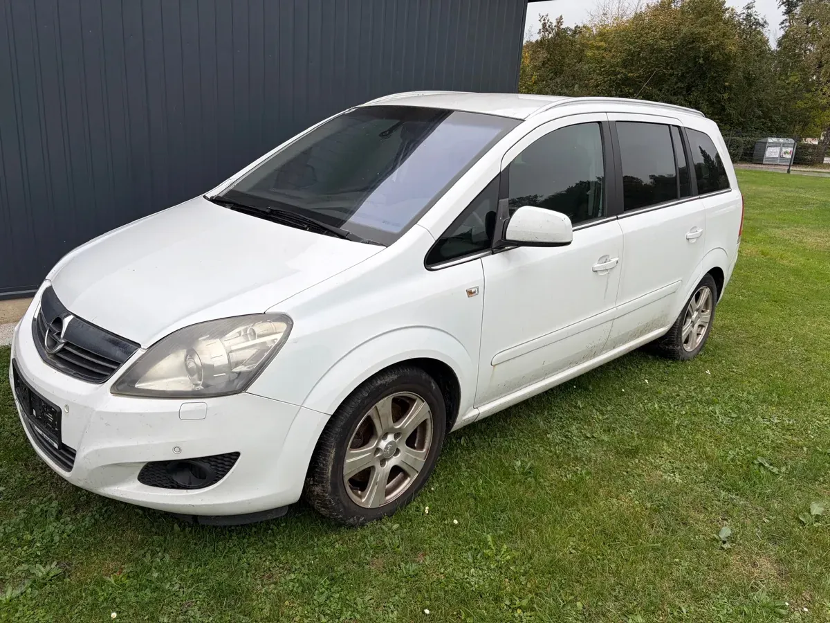 Opel Zafira 2011 photo 3