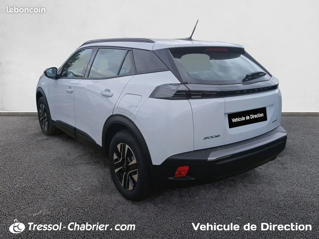Peugeot 2008 2025 photo 3