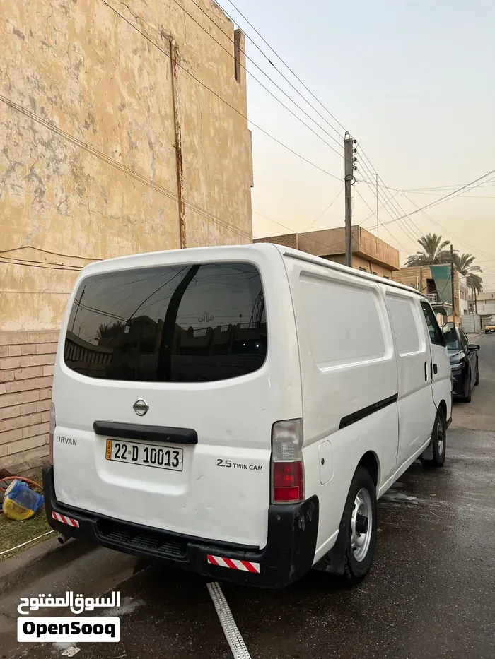 Nissan Urvan 2012 photo 2
