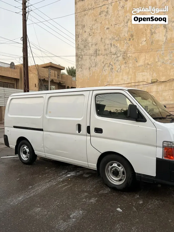 Nissan Urvan 2012 photo 3
