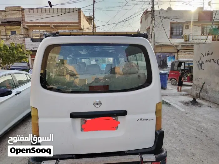Nissan Urvan 2012 photo 5