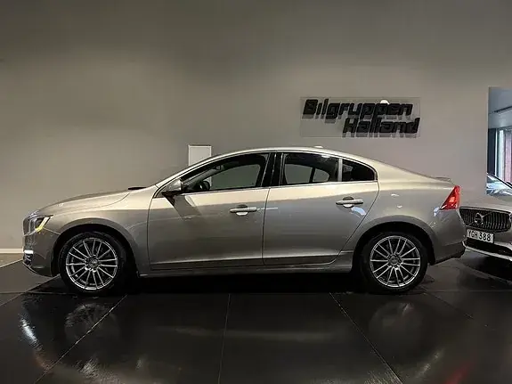 Volvo S60 2014 photo 2