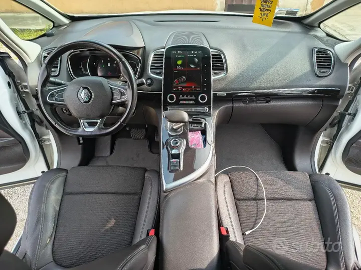Renault Espace 2016 photo 3