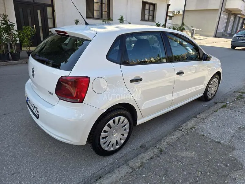 Volkswagen Polo 2012 photo 3