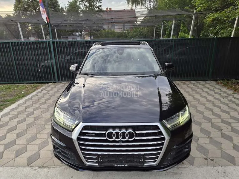Audi Q7 2015 photo 2