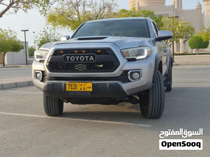 Toyota Tacoma 2018 photo 2