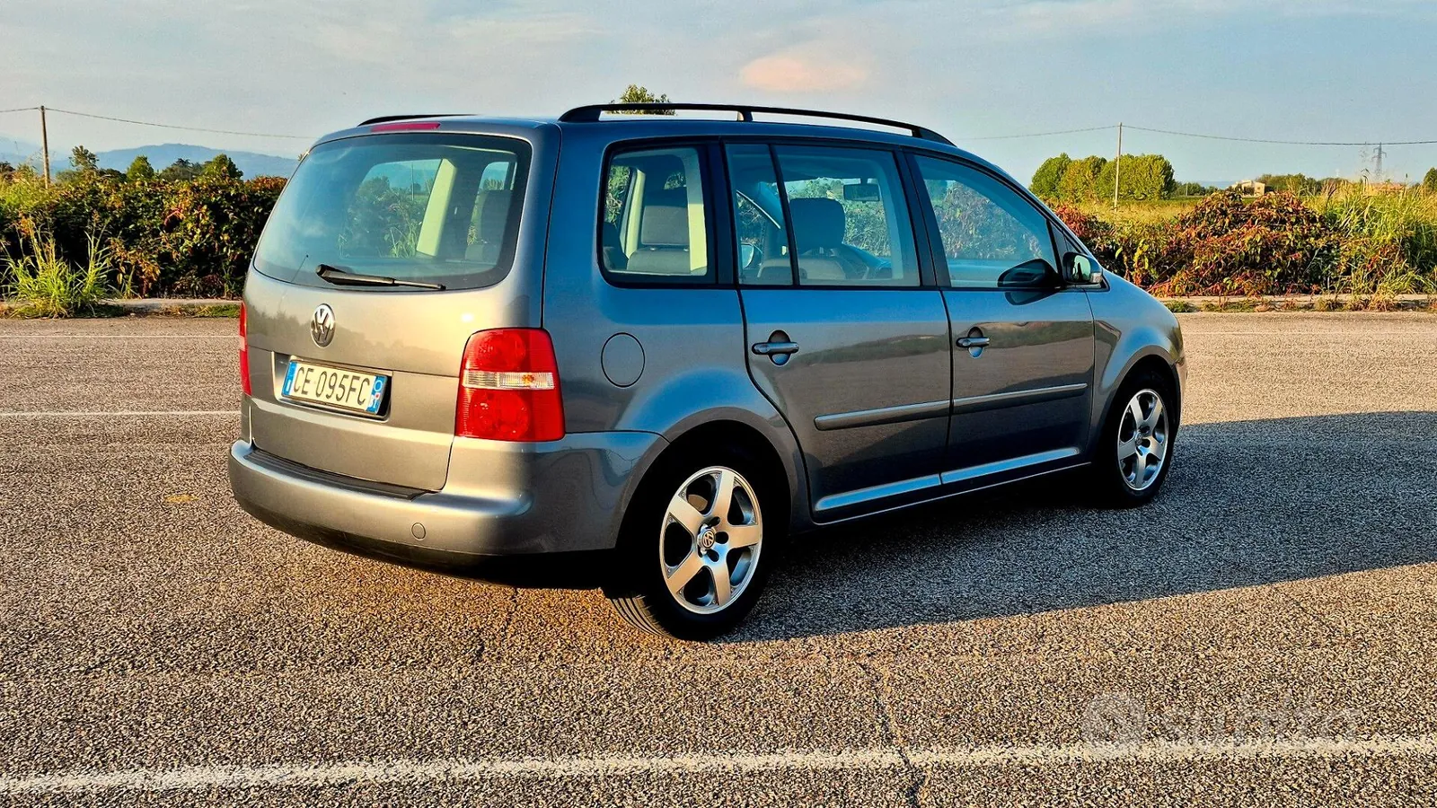 Volkswagen Touran 2004 photo 4
